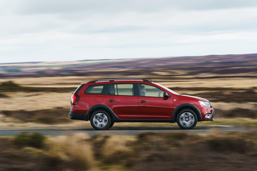  Dacia Logan MCV Stepway Techroad 2019 года  (UK) (фото 16 из 34)